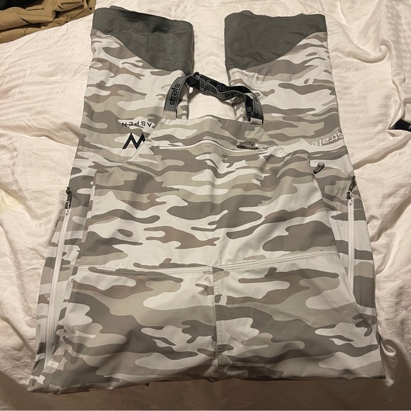 Starfe W Aspen Scarlet Bib Pants - Picture 4 of 8